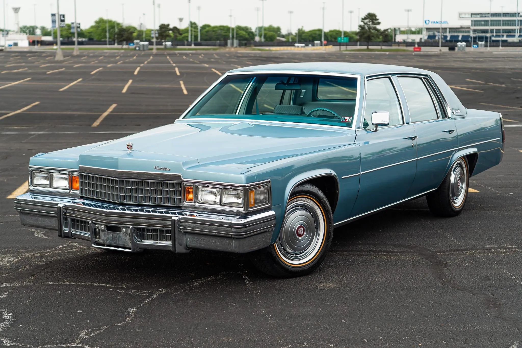 Decade De Ville: Cadillac's Bestselling '70s De Villes 16 Left front 3q view of a blue 1978 Cadillac Sedan de Ville with a blue vinyl top