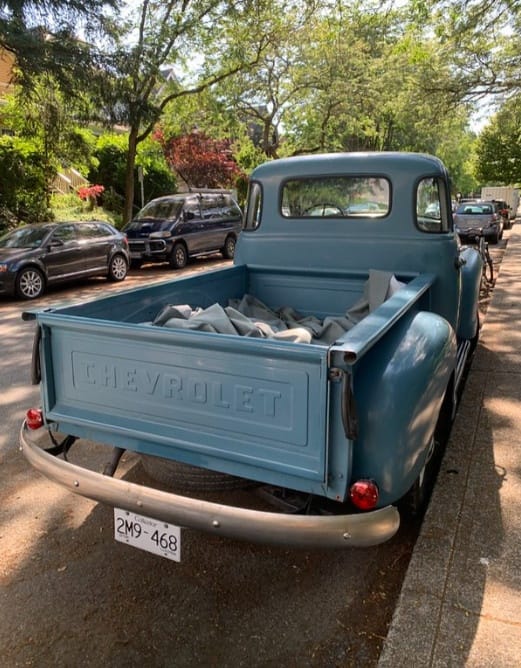 Curbside Find: 1954 Chevrolet Pickup - Out For The Summer 5 Captura de pantalla 2025 06 29 22.18.43