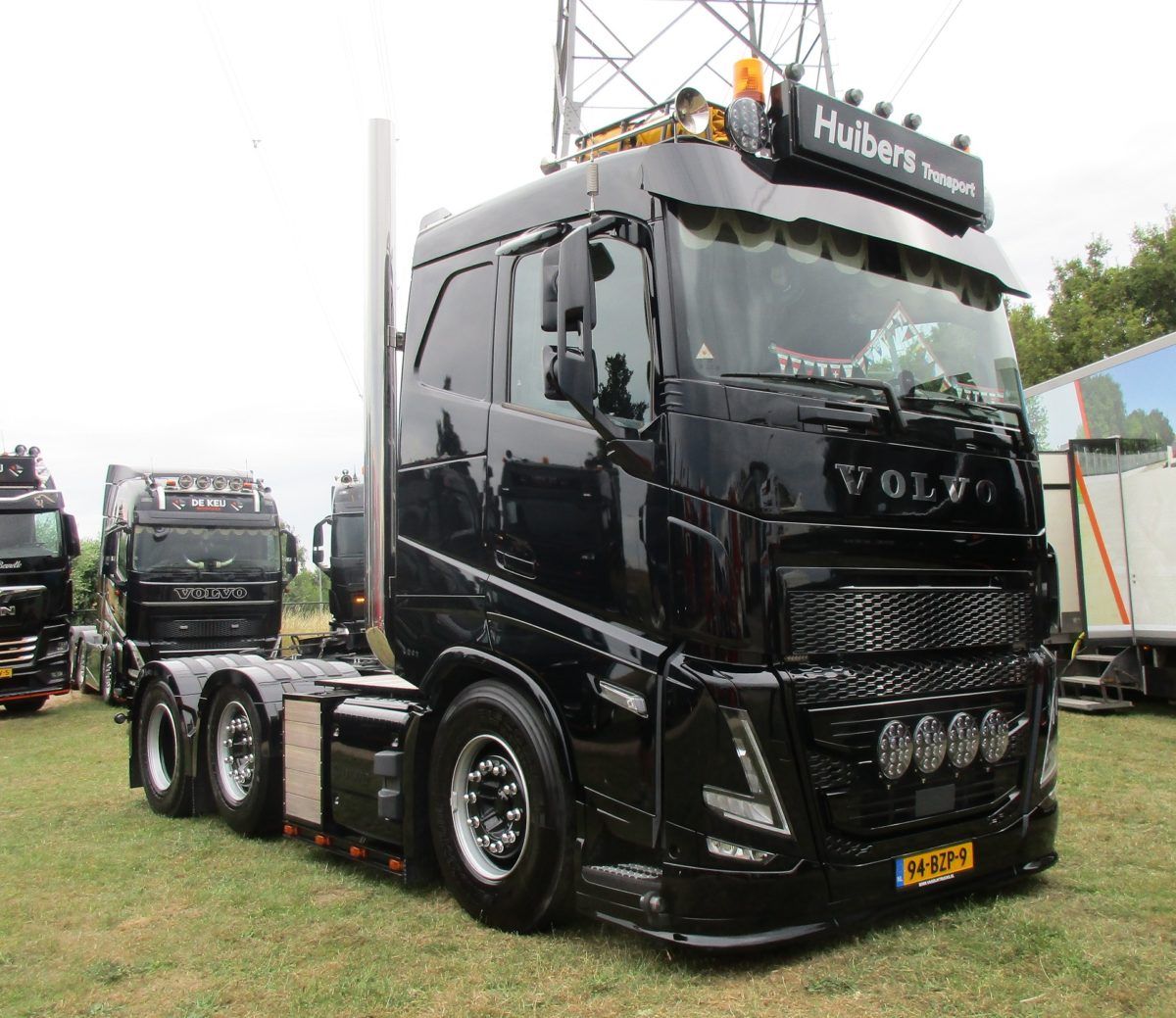 Huibers Transport - Volvo FH 6x2/4 tractor - 1