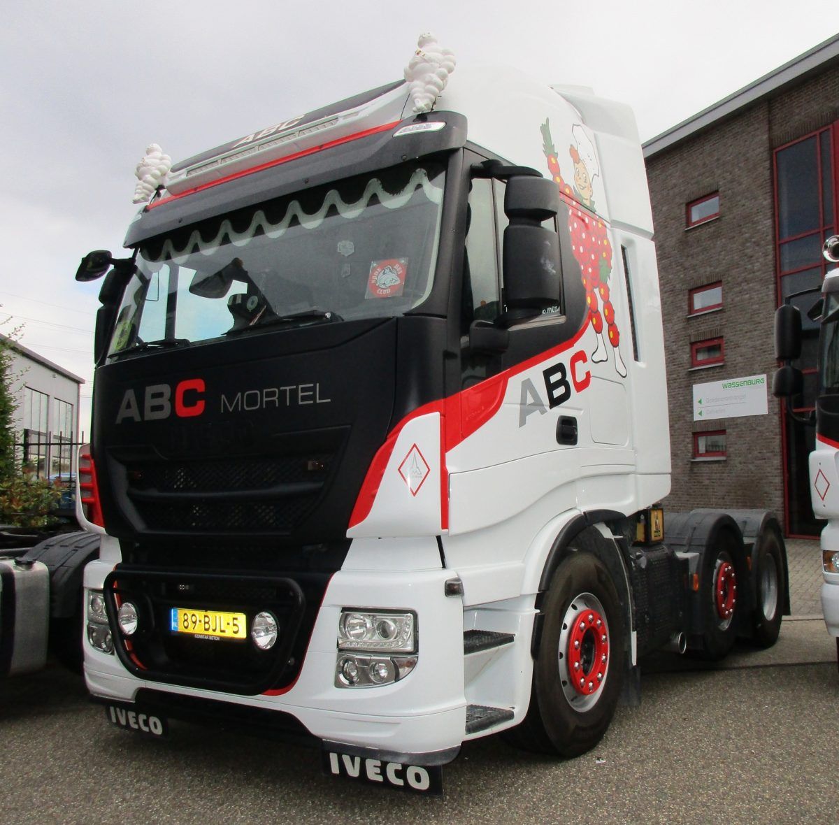ABC mortel - Iveco Stralis Hi-Way 6x2/4 tractor