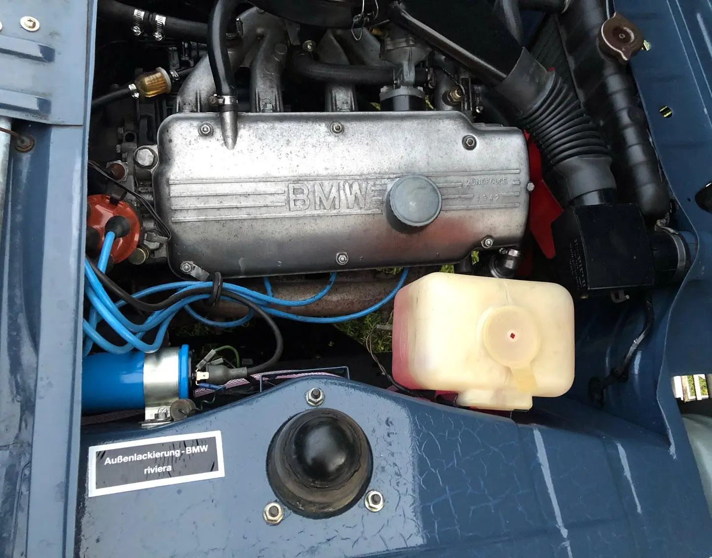 1972 BMW 2000 Touring – Rare BMW 2002 Hatchback Version, Never Sold In The U.S. 6 Carbureted BMW M10 in a blue 1972 BMW 2000