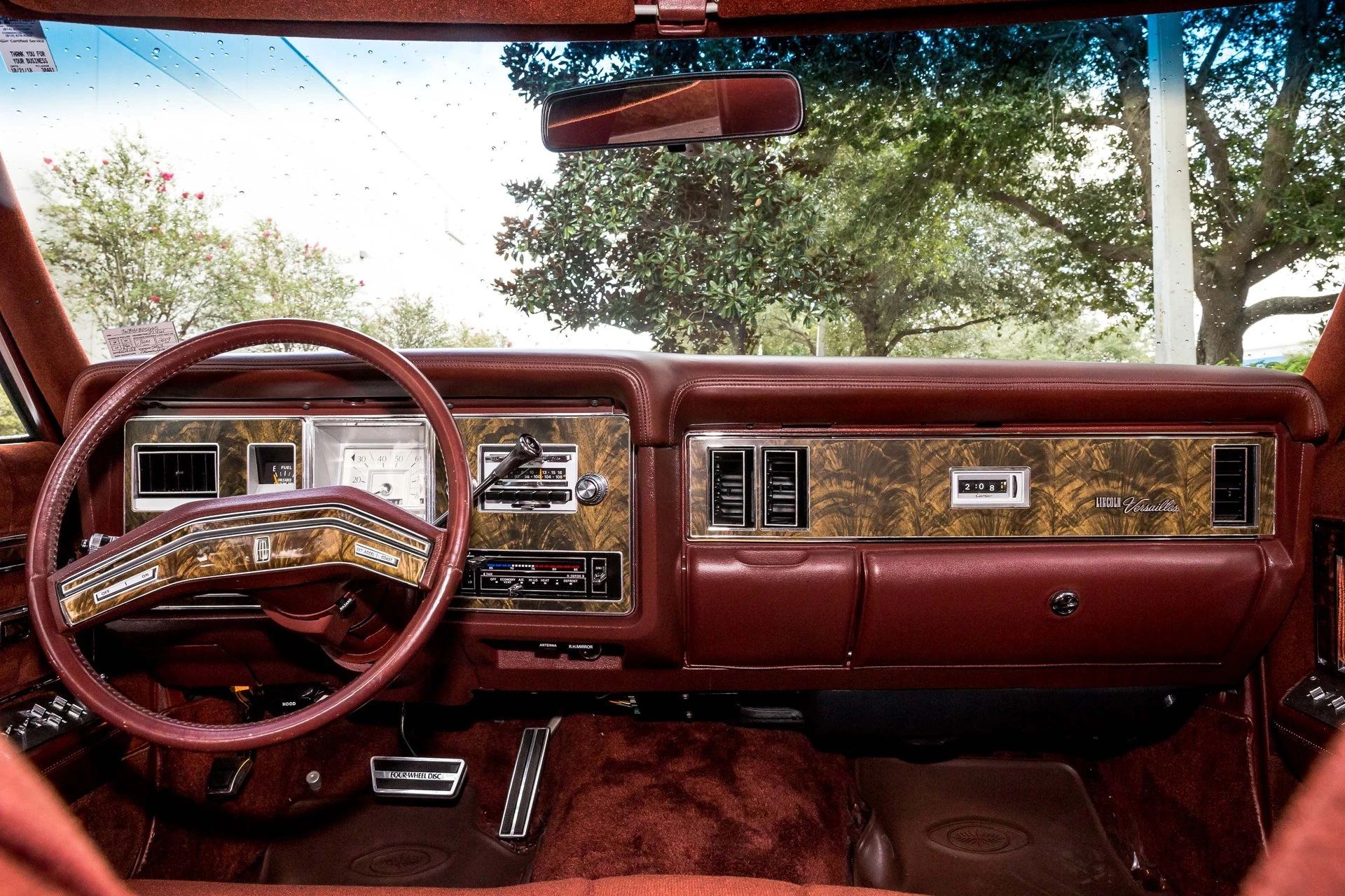 1977–1980 Lincoln Versailles: Slow-Selling, Cynical, But Very Profitable 12 Dashboard of a 1977 Lincoln Versailles