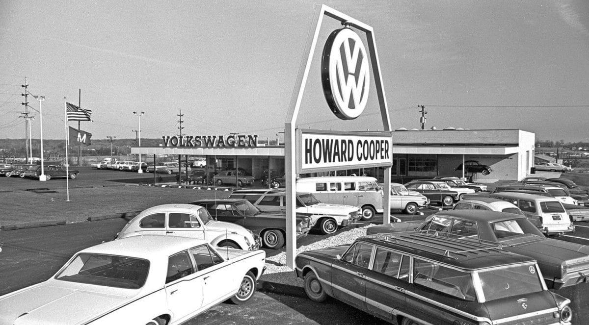 Step Back In Time To A VW Dealer's Early Days In 1966 10 Captura de pantalla 2025 04 13 19.22.53