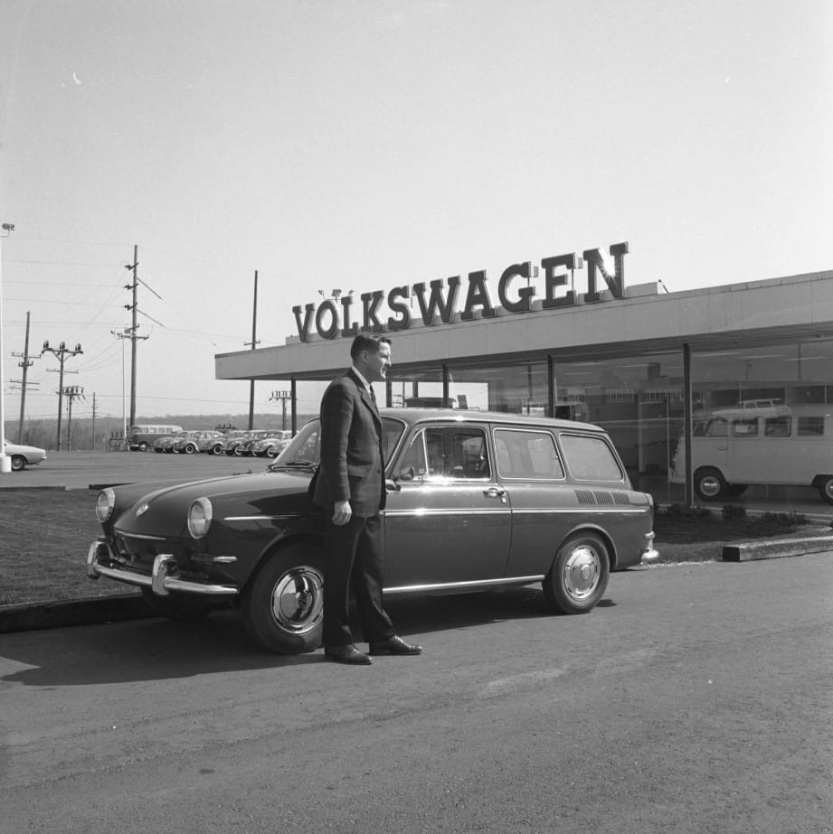 Step Back In Time To A VW Dealer's Early Days In 1966 6 Captura de pantalla 2025 04 13 19.22.58