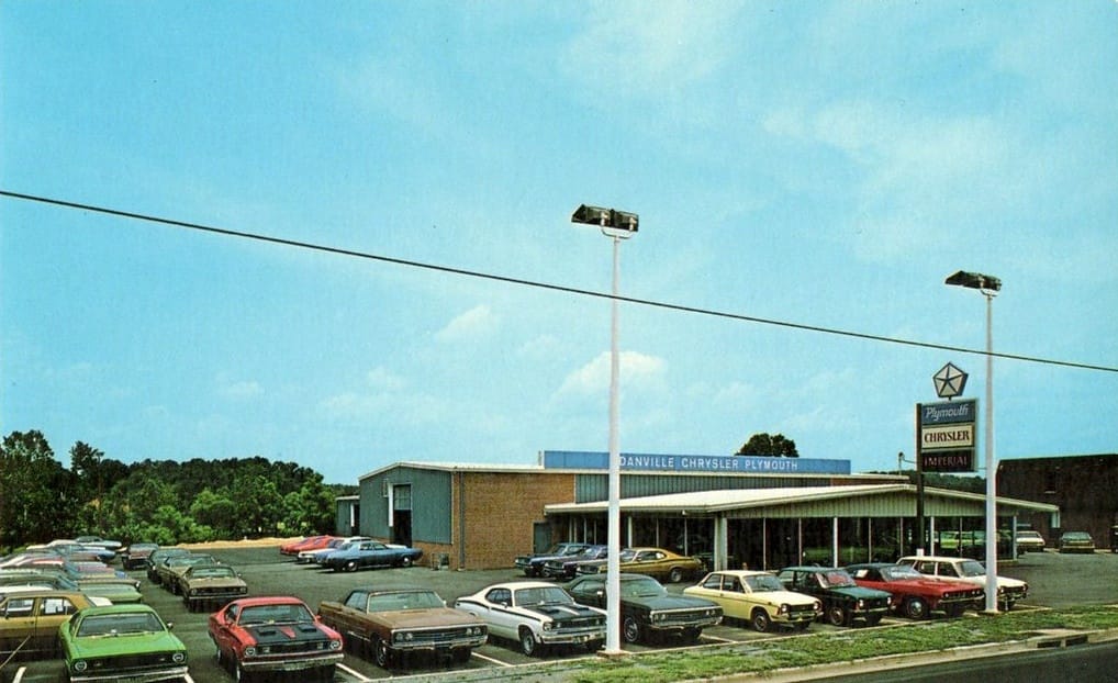 Vintage Chrysler And Plymouth Dealer Postcards From The 1950s and 1970s 7 Captura de pantalla 2025 04 13 23.01.16