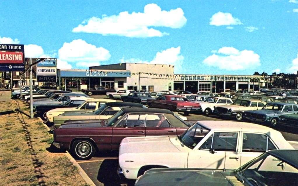 Vintage Chrysler And Plymouth Dealer Postcards From The 1950s and 1970s 6 Captura de pantalla 2025 04 13 23.01.19
