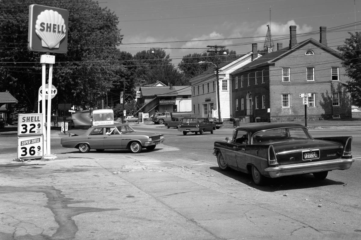 Fill 'Er Up! - Classic Gas Stations In The '50s, & '60s 10 Essex Vermont 1965 01 3000