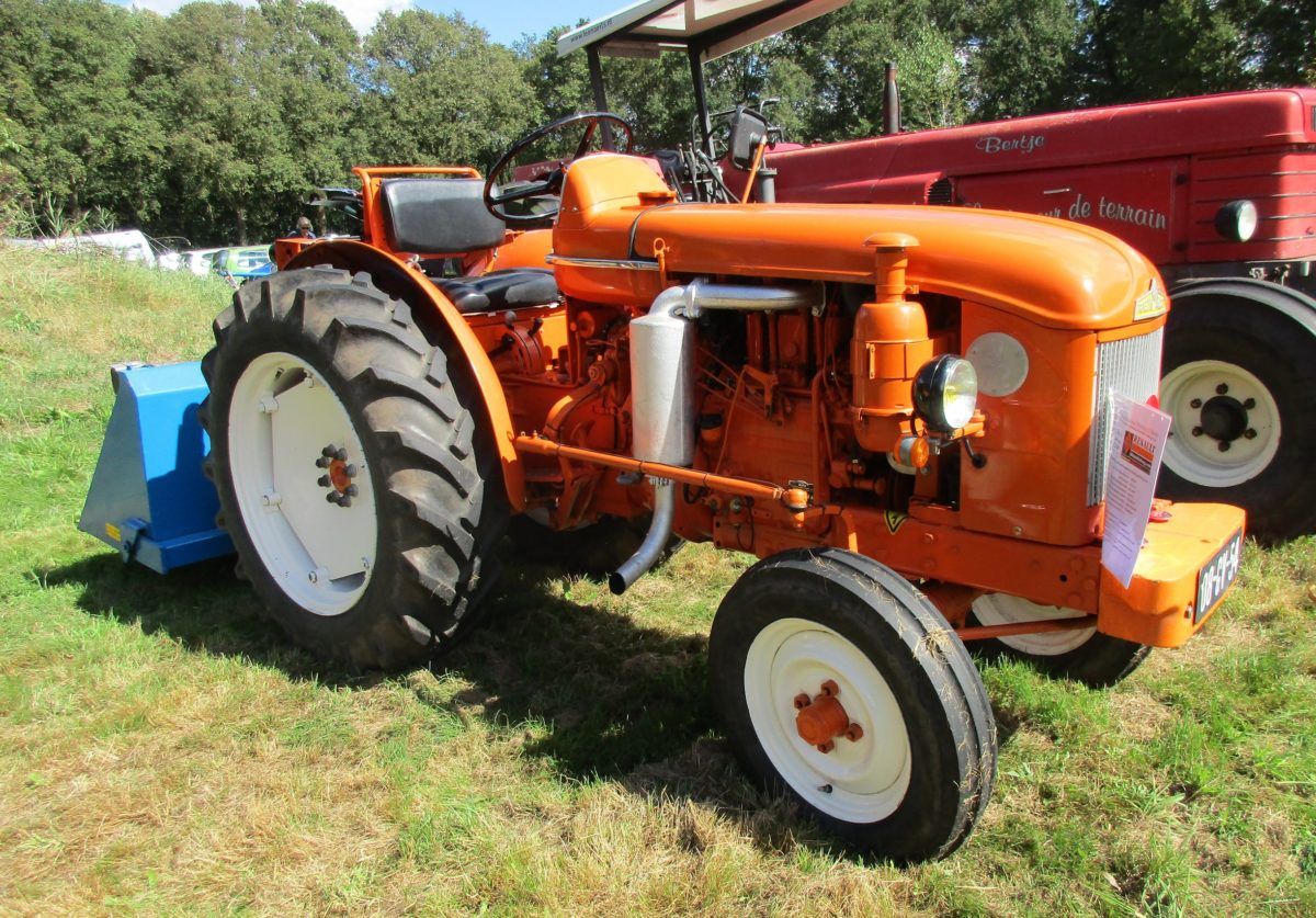 1960 Renault V72 R7052 tractor - 2