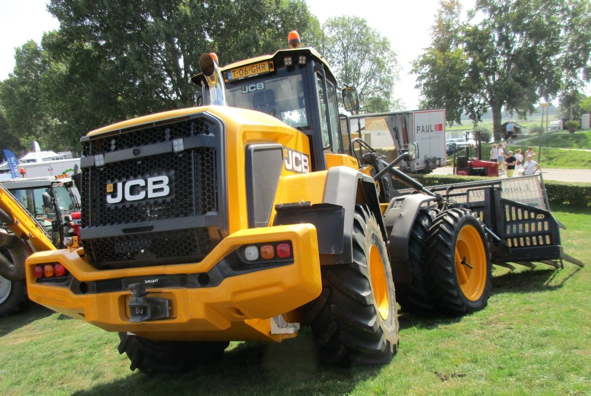 CC Global: 2024 And 2025 Harvest Days - Agro-Modernities And Their Supporters 20 Van den Berg - JCB 427 wheel loader - 3