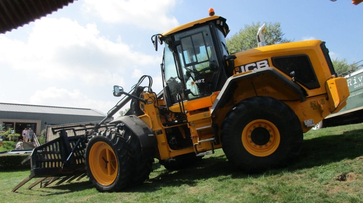 CC Global: 2024 And 2025 Harvest Days - Agro-Modernities And Their Supporters 19 Van den Berg - JCB 427 wheel loader - 2