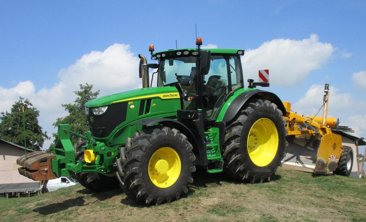 CC Global: 2024 And 2025 Harvest Days - Agro-Modernities And Their Supporters 1 SDK - John Deere 6R-215 - Bos land leveling machine - 1
