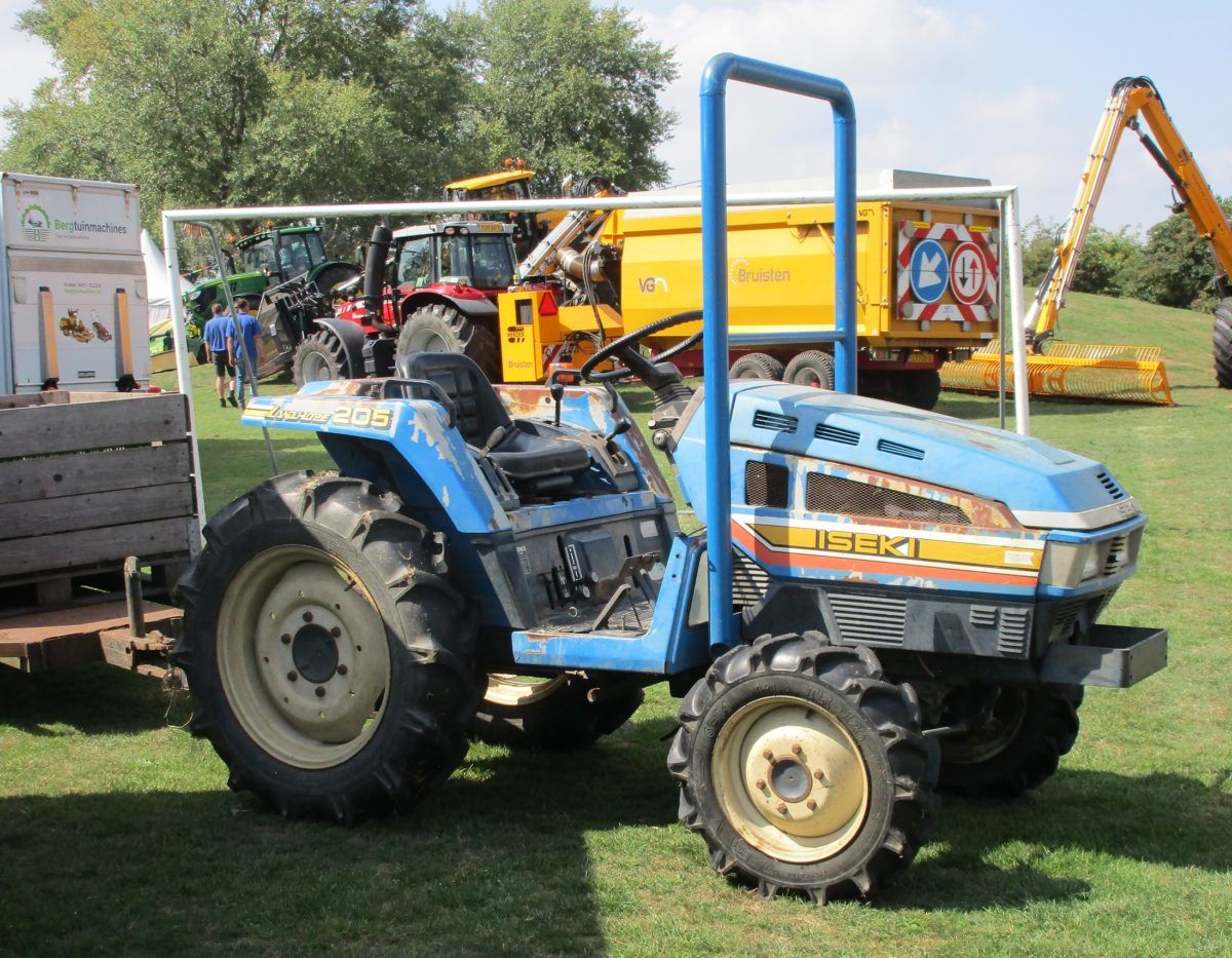 1986-1990 Iseki TU205 Landhope tractor - 1