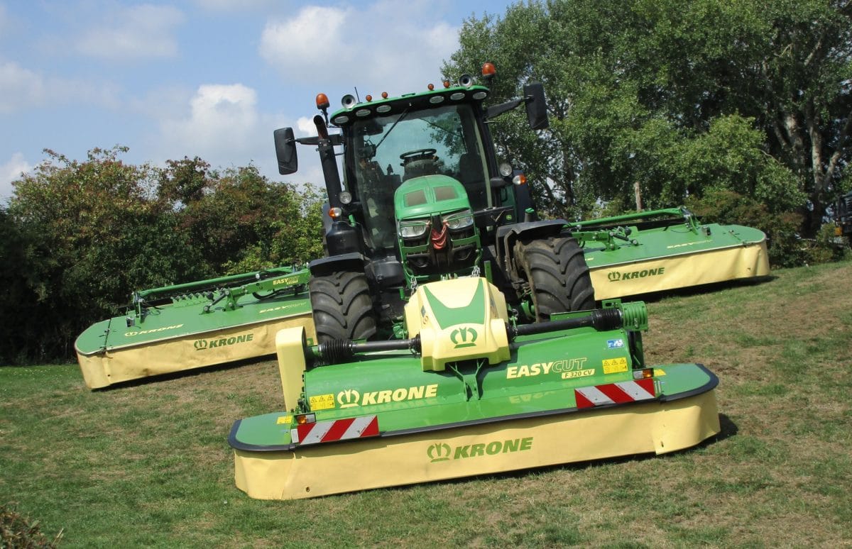CC Global: 2024 And 2025 Harvest Days - Agro-Modernities And Their Supporters 10 Van den Berg - John Deere 6155R - Krone disc mowers