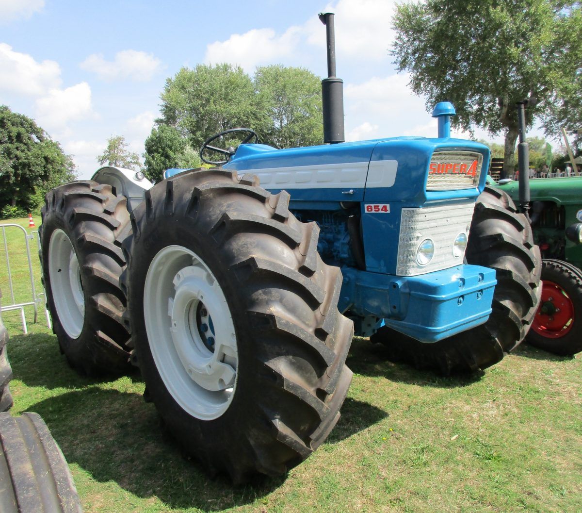 1967 County Super4 654 tractor - 2