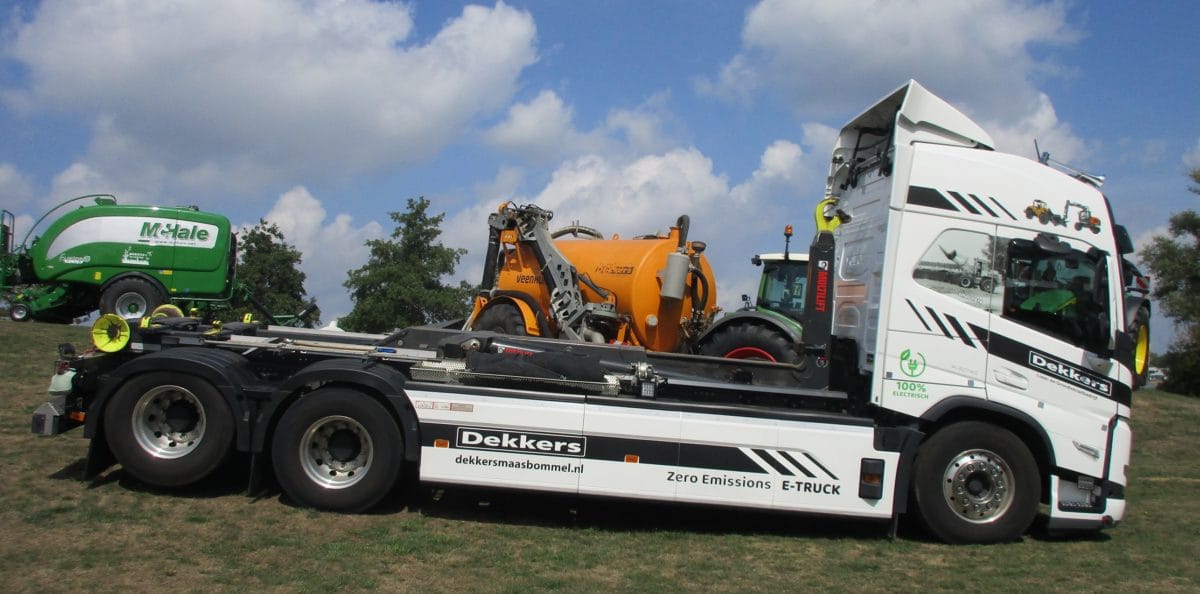 CC Global: 2024 And 2025 Harvest Days - Agro-Modernities And Their Supporters 26 Dekkers - Volvo FM Electric 6x2 hooklift truck - 2