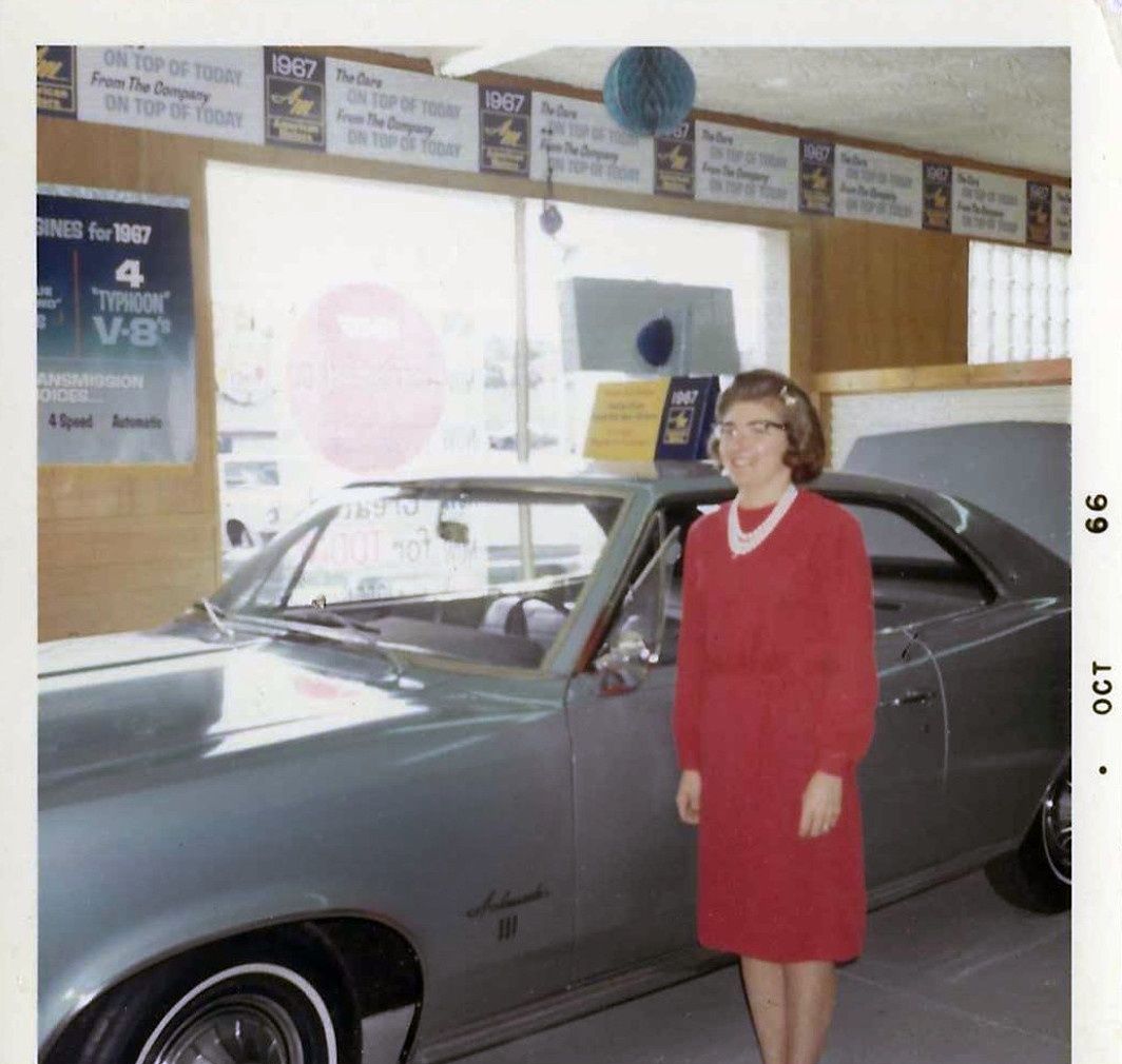 The Rambler Appeal: Vintage Photos Of Female Car Buyers At Rambler Dealers 3 Screenshot 20230904 082938