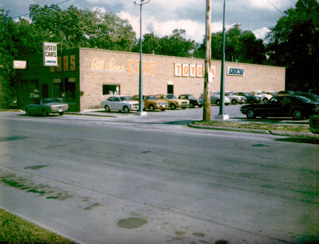 Let's Buy Something Different! – Color Snapshots Of Import Car Dealerships, 1960s–1970s 7 Captura de pantalla 2025 09 16 16.26.a02