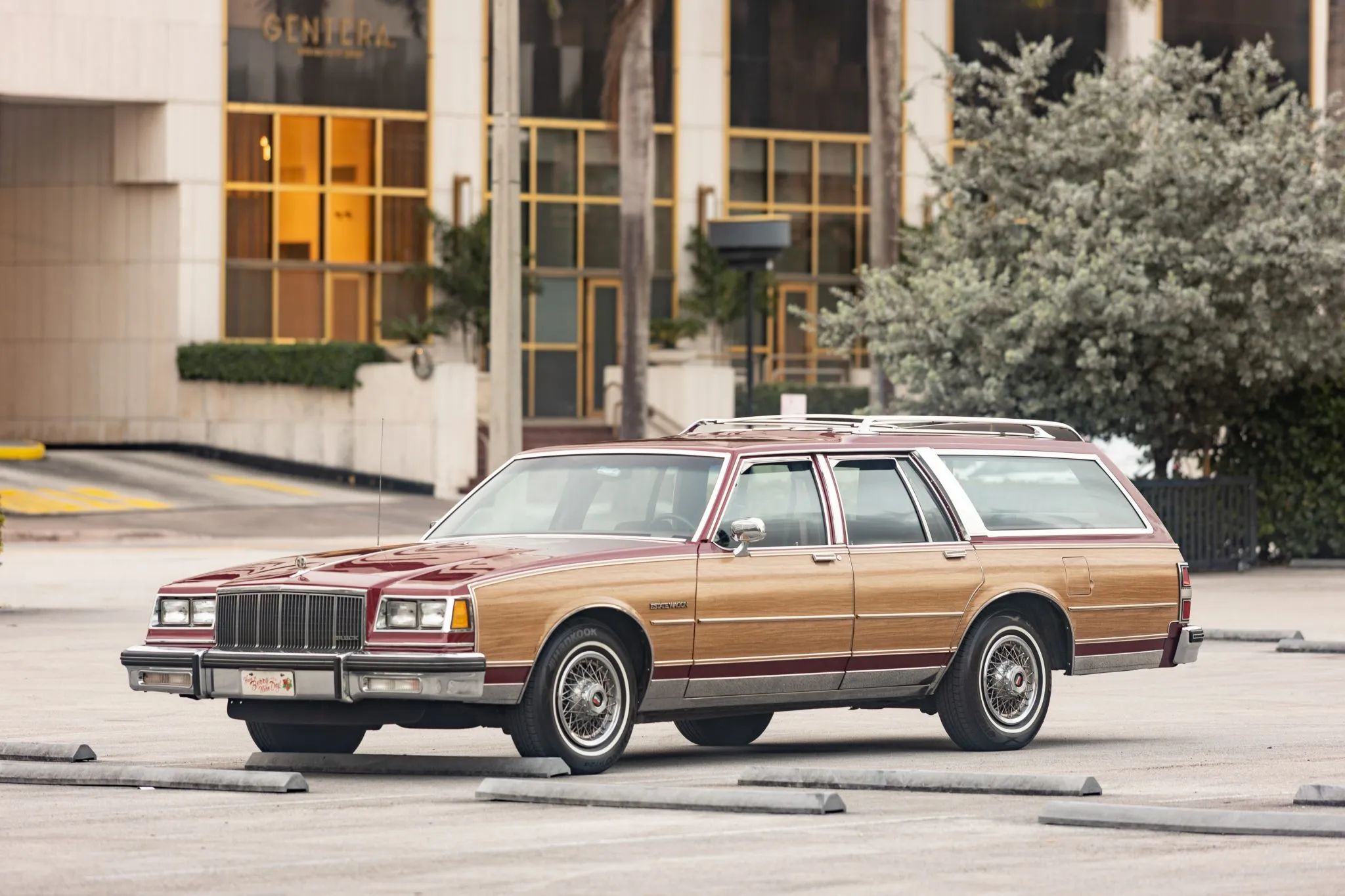 1990 Buick Estate Wagon: Luxurious Family Hauler The Old-Fashioned Way 1 Front 3q view of a Light Maple Red Metallic 1990 Buick Estate Wagon with wire wheel covers