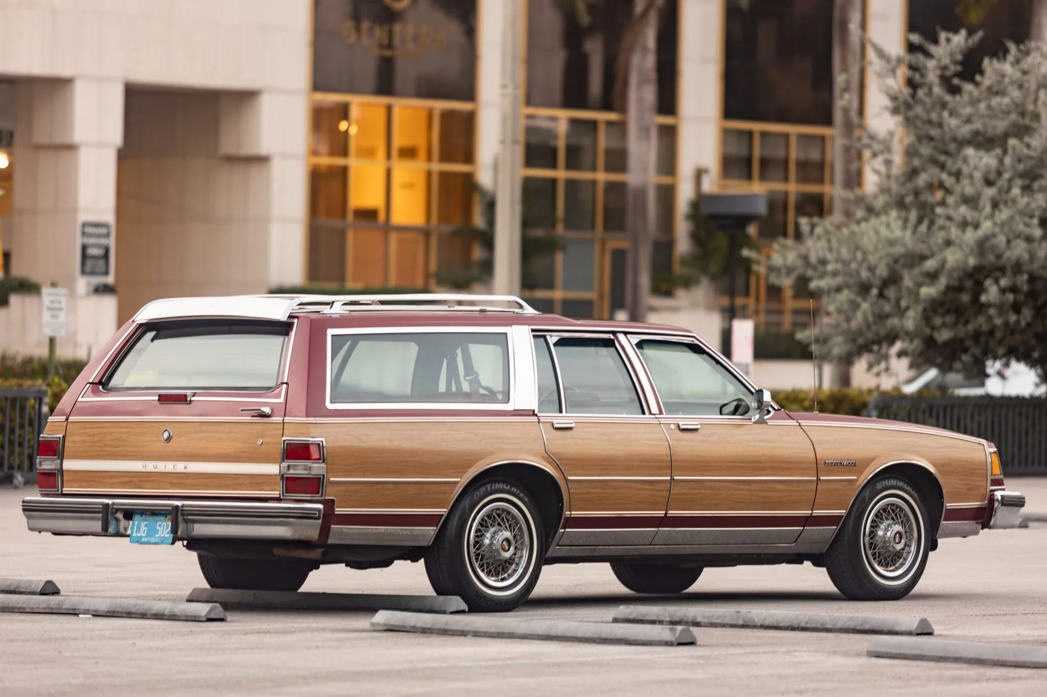 1990 Buick Estate Wagon: Luxurious Family Hauler The Old-Fashioned Way 26 Right rear 3q view of a red 1990 Buick Estate Wagon