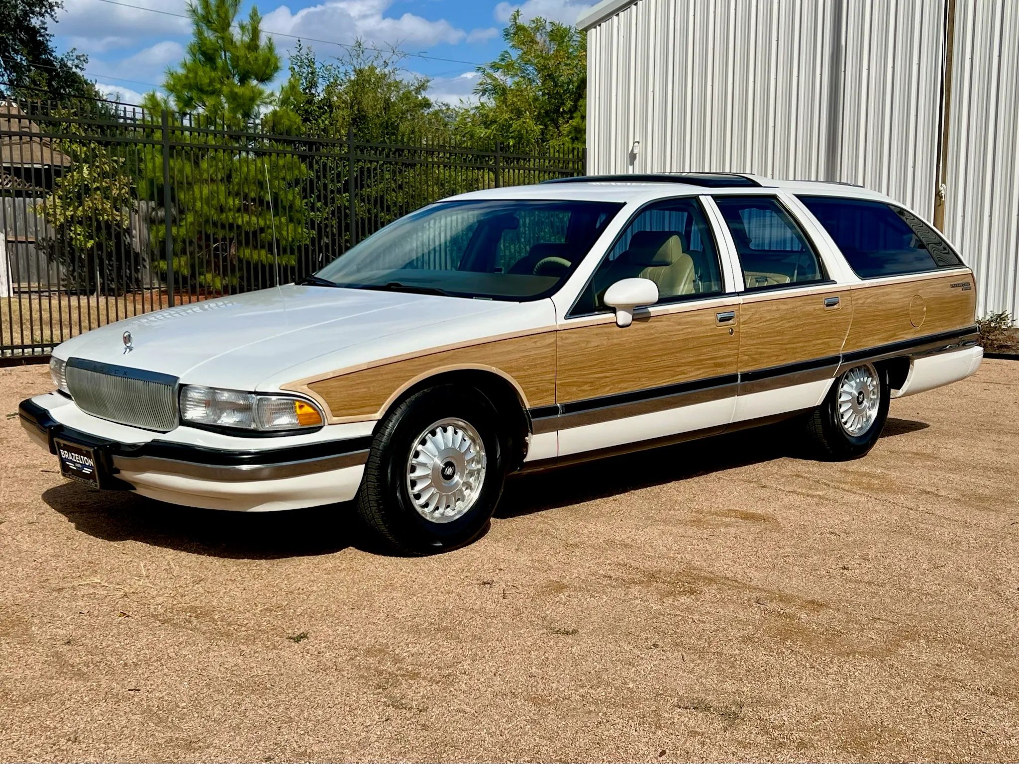 1990 Buick Estate Wagon: Luxurious Family Hauler The Old-Fashioned Way 31 Left front 3q view of a white 1991 Buick Roadmaster Estate Wagon