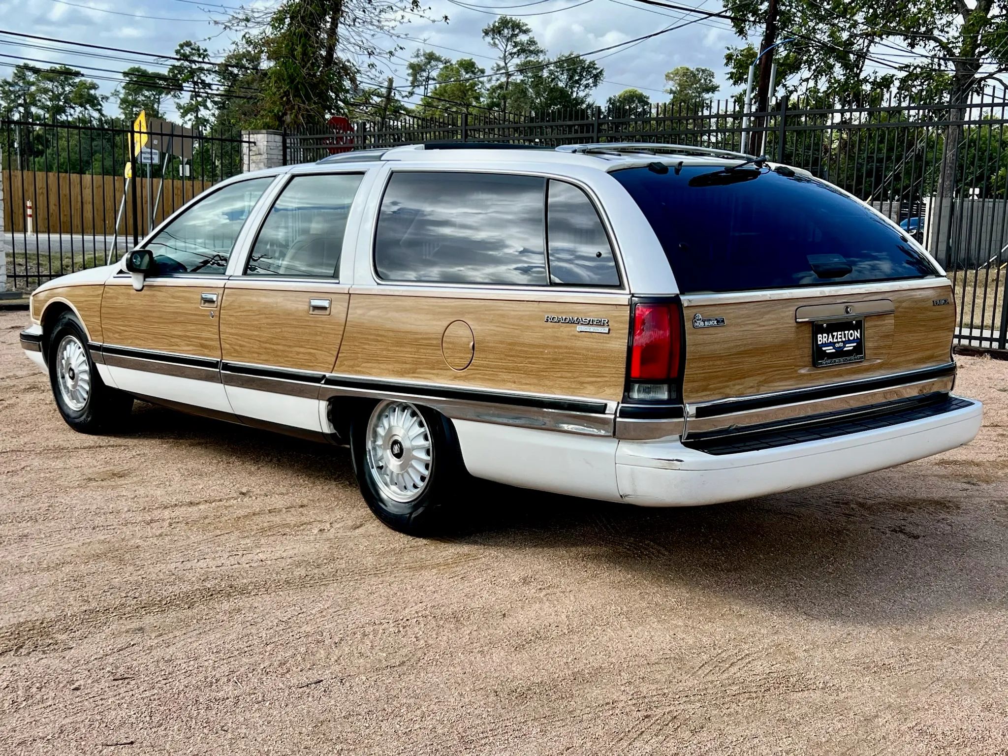 1990 Buick Estate Wagon: Luxurious Family Hauler The Old-Fashioned Way 32 Left rear 3q view of a white 1991 Buick Roadmaster Estate Wagon