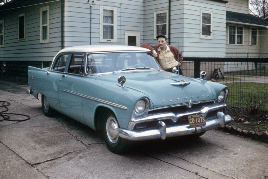 Color And Chrome: 1950s Cars In Two-Tone Magic 11 Captura de pantalla 2024 10 22 22.53.05