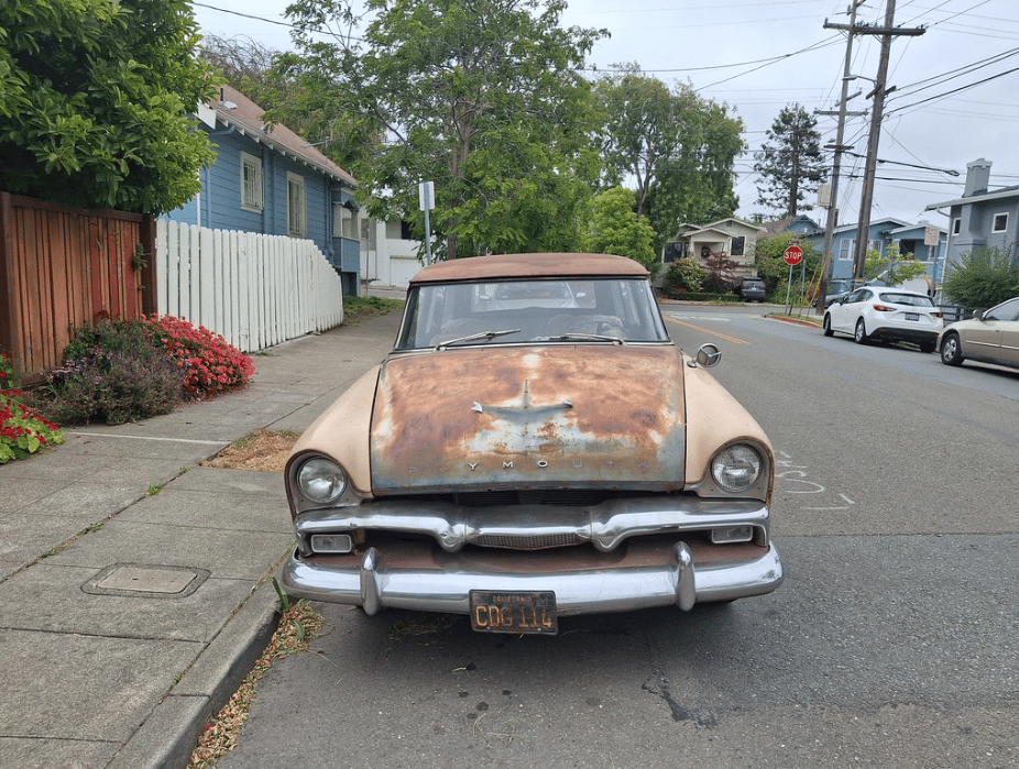 1956 Plymouth Suburban – The Trusty Ol' 2-door Wagon 2 Captura de pantalla 2025 09 01 15.38.36