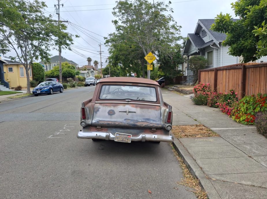 1956 Plymouth Suburban – The Trusty Ol' 2-door Wagon 3 Captura de pantalla 2025 09 01 15.38.51