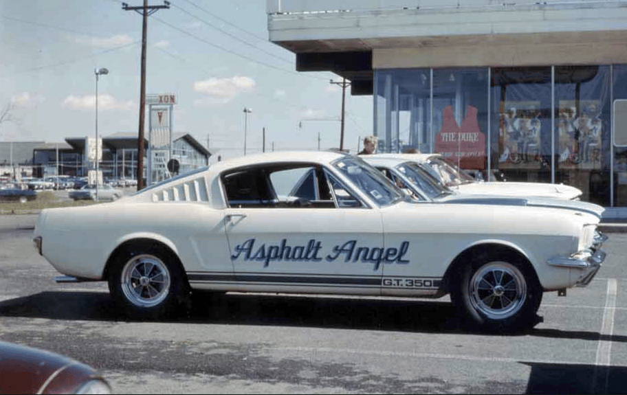 Classic American Fastbacks Of The 1960s & 1970s In Vintage Photos 3 Captura de pantalla 2025 10 10 17.09.21