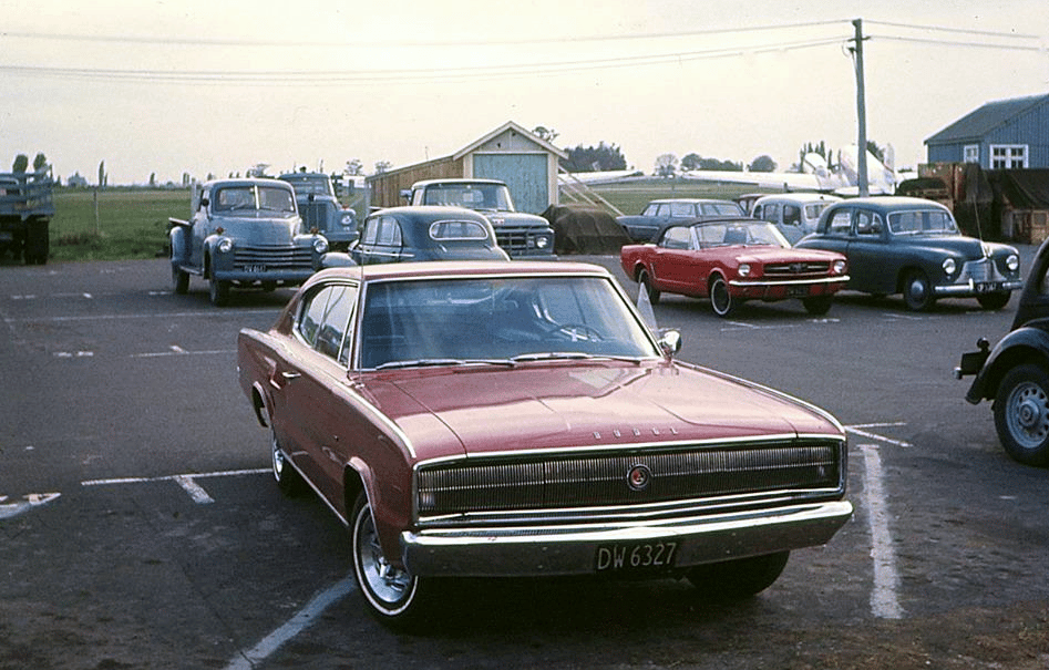 Classic American Fastbacks Of The 1960s & 1970s In Vintage Photos 4 Captura de pantalla 2025 10 10 17.09.34