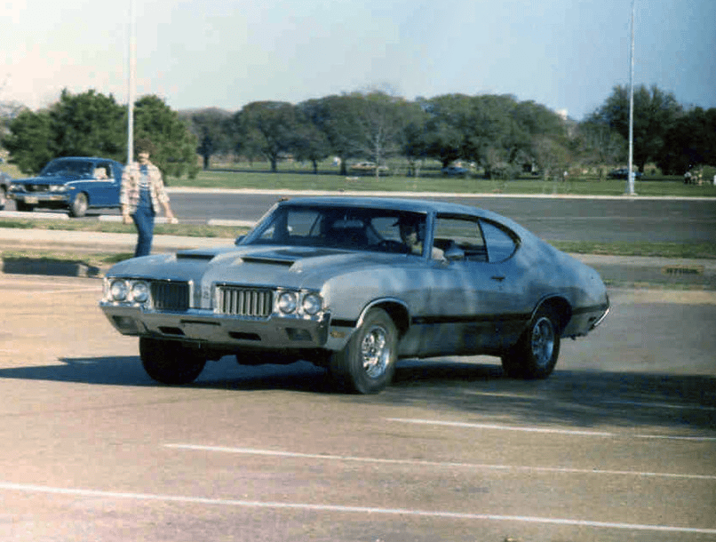 Vintage Photos Of Oldsmobile During Its Golden Era – 1960s–1970s 15 Captura de pantalla 2025 10 13 04.39.46
