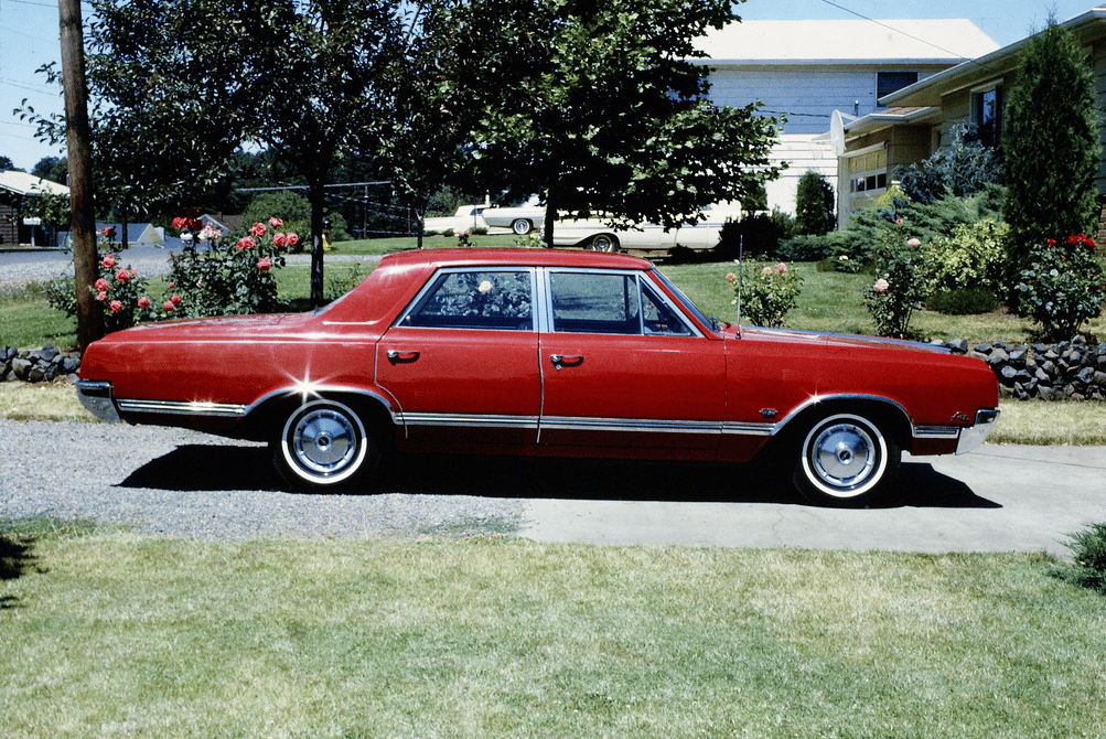 Vintage Photos Of Oldsmobile During Its Golden Era – 1960s–1970s 5 Captura de pantalla 2025 10 13 15.52.12