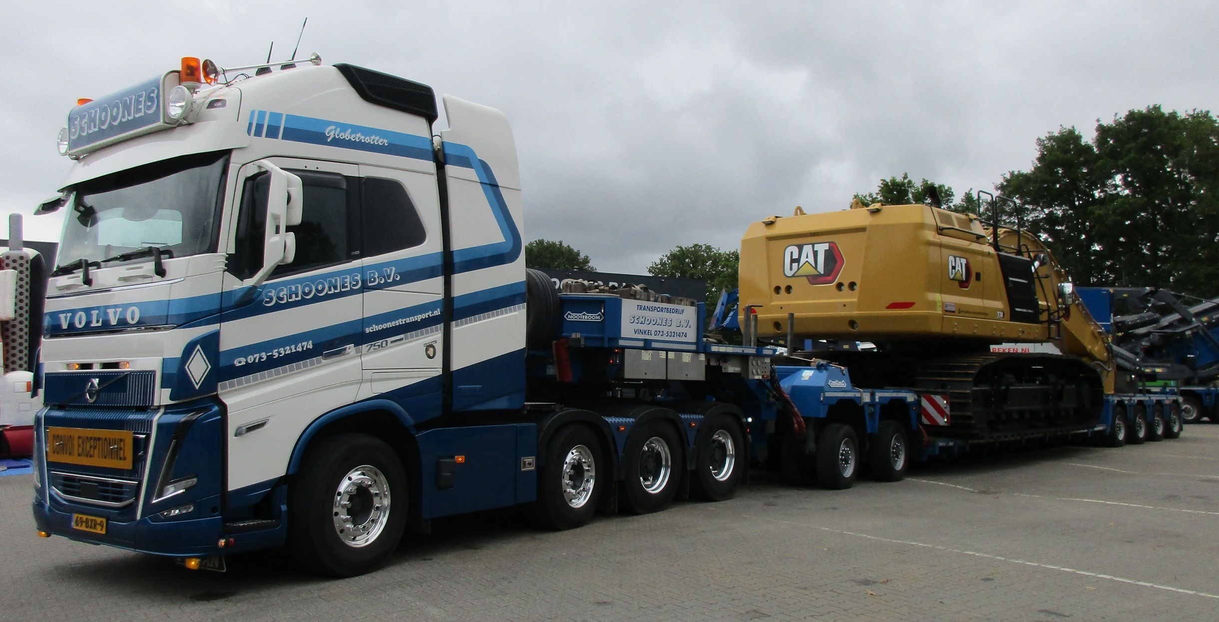 Transportbedrijf Schoones - Volvo FH16-750 8x4/4 - Nooteboom 2-bed-4 - Cat 374 excavator - 2