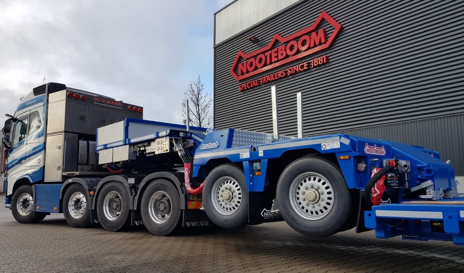 Transportbedrijf Schoones - Volvo FH16-750 8x4/4 - Nooteboom 2-bed-4 - Cat 374 excavator - 5