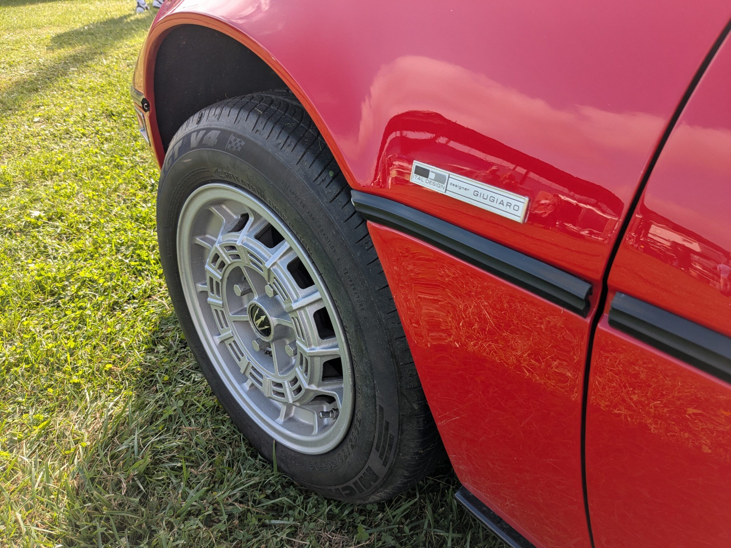 1974 Maserati Merak: Waiter, There's A Truffaut In My Fellini - Where Citroën Meets Maserati 9 Image of 1974 Maserati Merak front fender with Italdesign badge and the name of Giorgetto Giugiaro