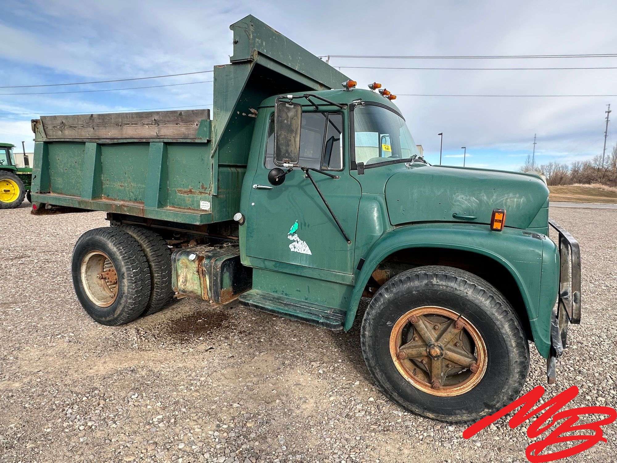 International Harvester Loadstar (1962-1978): America's Favorite Truck 27 a binder