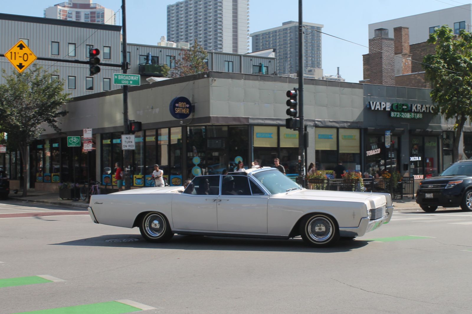 Curbside Musings: 1966 Lincoln Continental Convertible – Living Larger 6 1966 Lincoln Continental convertible. Edgewater, Chicago, Illinois. Sunday, September 28, 2025.