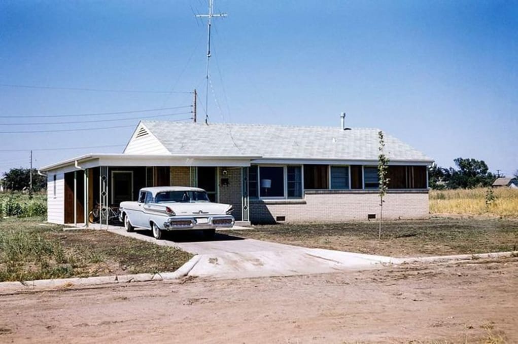 Vintage Photos Of 1950s Suburbs – And The Cars That Filled Their Driveways 12 0c09eff884a316258d8993ee1c5ca476