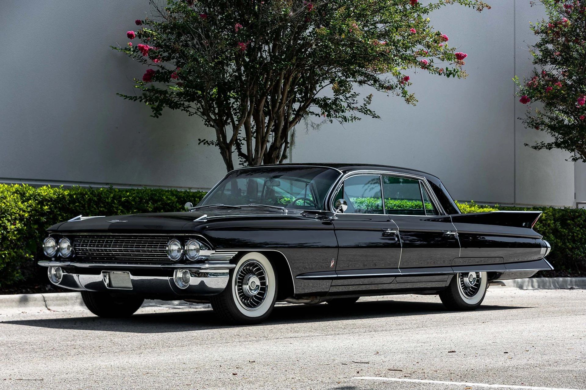1960 Cadillac Fleetwood Sixty Special: Enviably Green, But No A/C 23 Left front 3q view of a black 1961 Cadillac Fleetwood Sixty Special