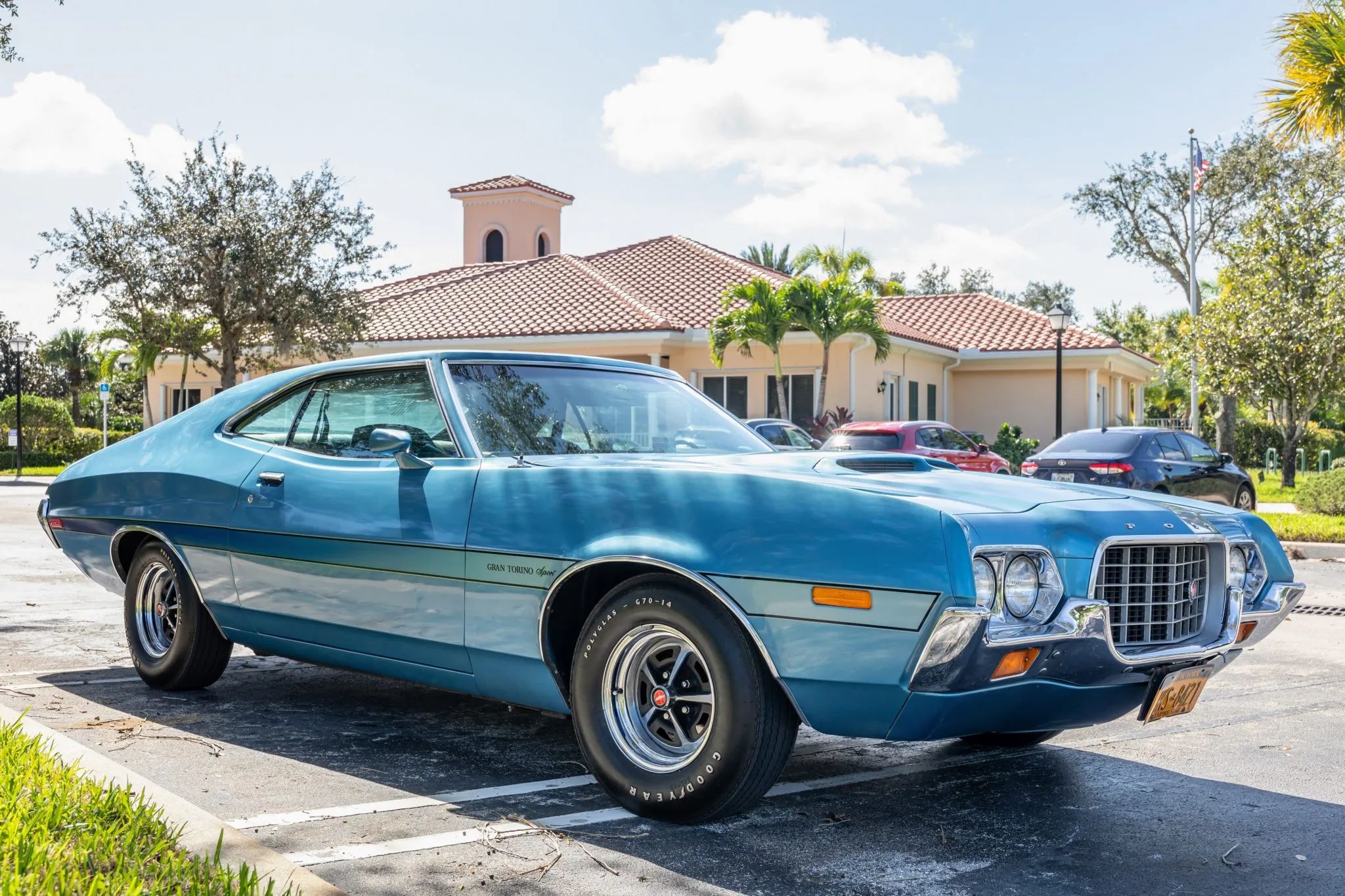 CC Tech: Ford Falcon, Comet, and Fairlane – How These Unit-Body Fords Were Alike (And Different) 58 Right front 3q view of a Medium Blue Metallic 1972 Ford Gran Torino Sport Sportroof hardtop with styled wheels