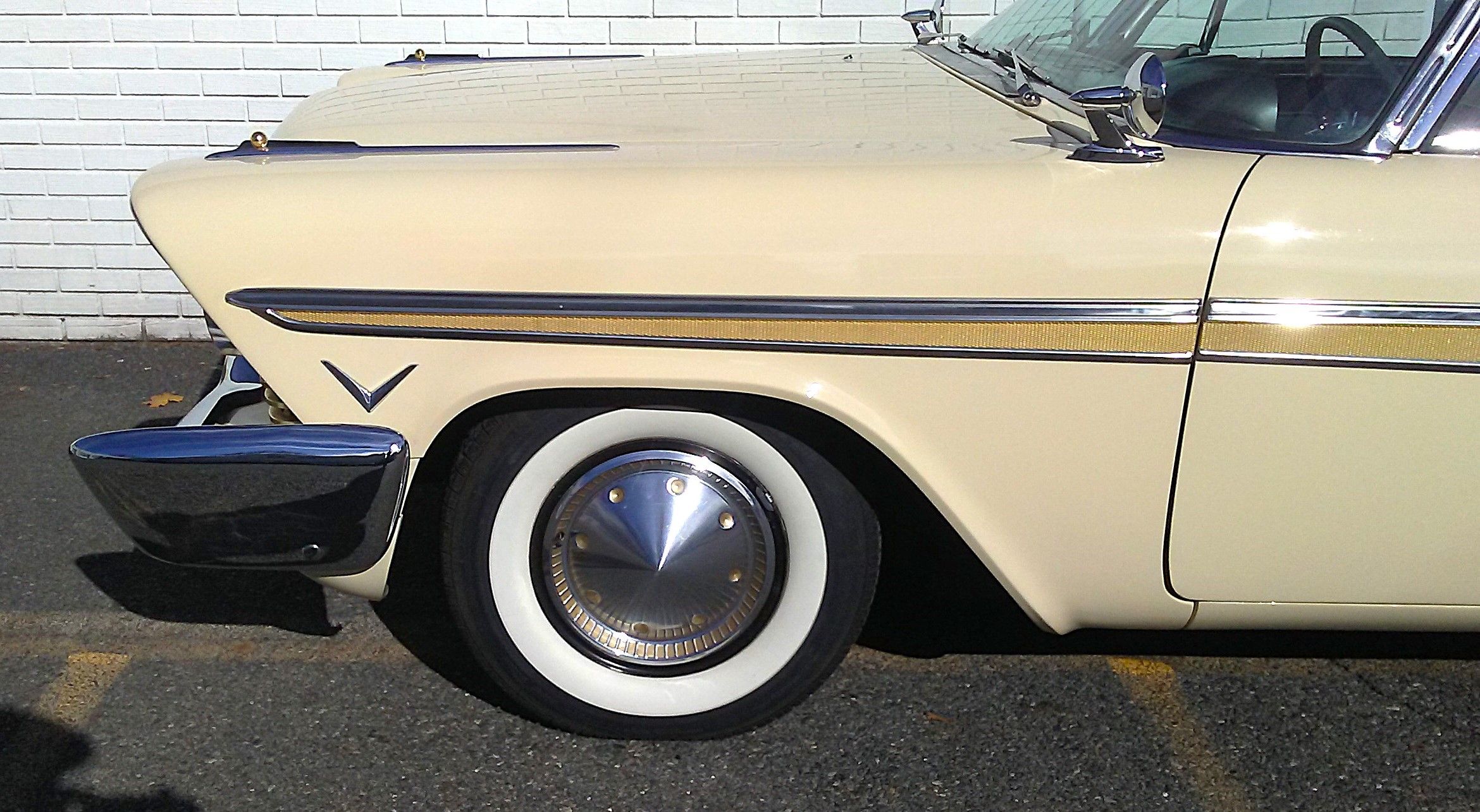 1957 Fury by Plymouth: Resplendent in Buckskin Beige and Gold 12 20251118 114113