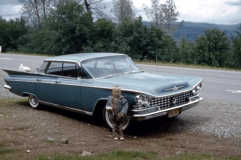 When Chrome Ruled: Classic 1950s GM Cars In Vintage Photos 21 Captura de pantalla 2024 06 01 11.34.35