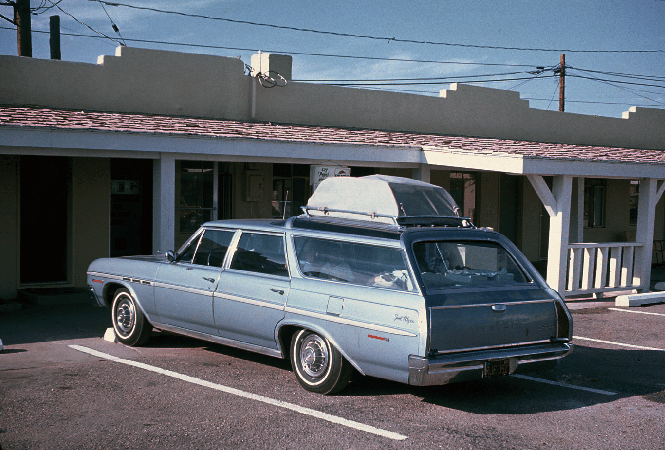 A Gallery Of Readers' Vintage Photos From The 1960s, 1970s, And 1980s 14 Captura de pantalla 2025 05 03 00.15.49