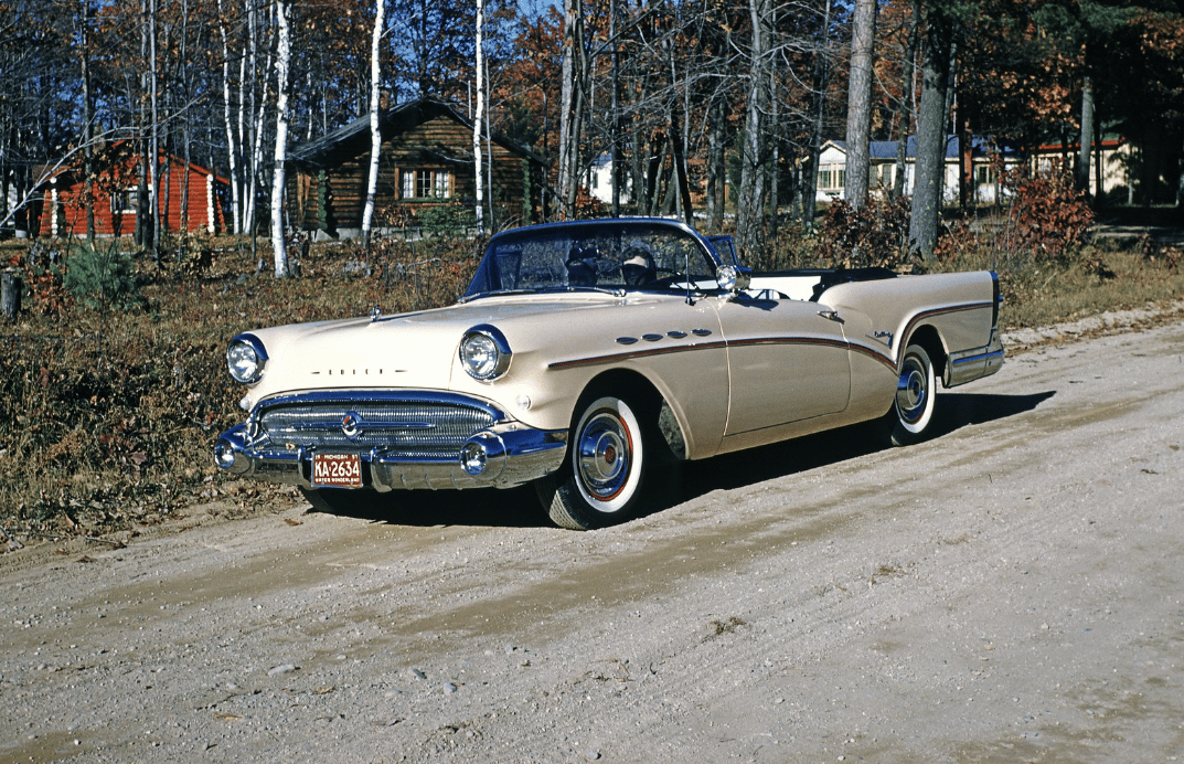 When Chrome Ruled: Classic 1950s GM Cars In Vintage Photos 16 Captura de pantalla 2025 07 18 00.52.38