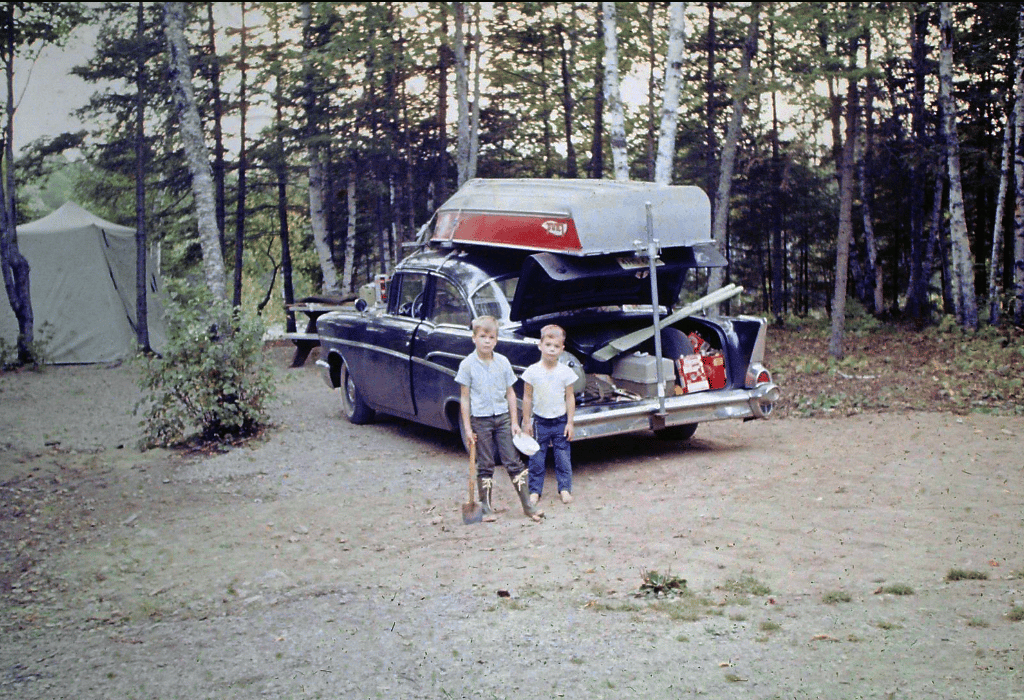 Camping Scenes From The Past In Vintage Photos - 1950s to 1970s 6 Captura de pantalla 2025 09 22 16.43.30