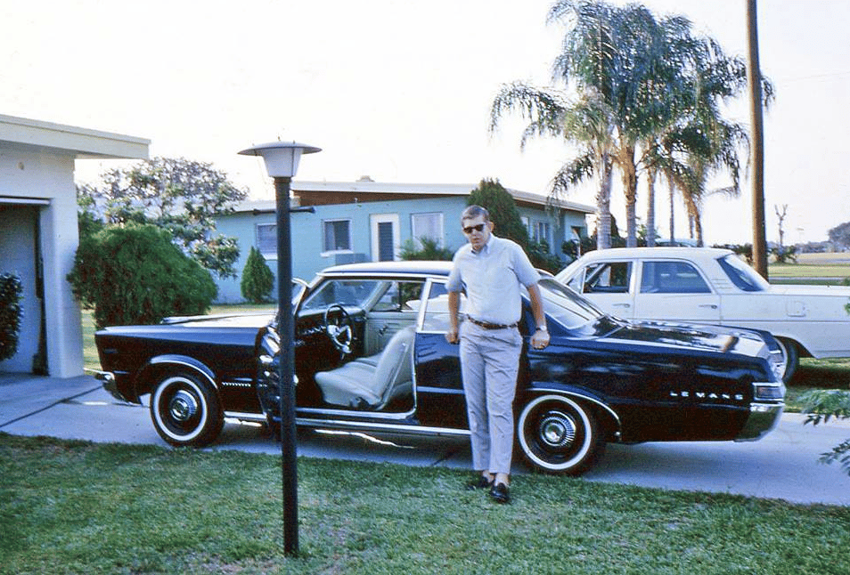 Pontiacs In Their Prime: Vintage Photos From The 1960s And 1970s 7 Captura de pantalla 2025 10 10 17.09.30