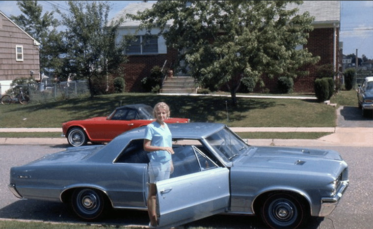 Pontiacs In Their Prime: Vintage Photos From The 1960s And 1970s 6 Captura de pantalla 2025 10 13 04.32.51