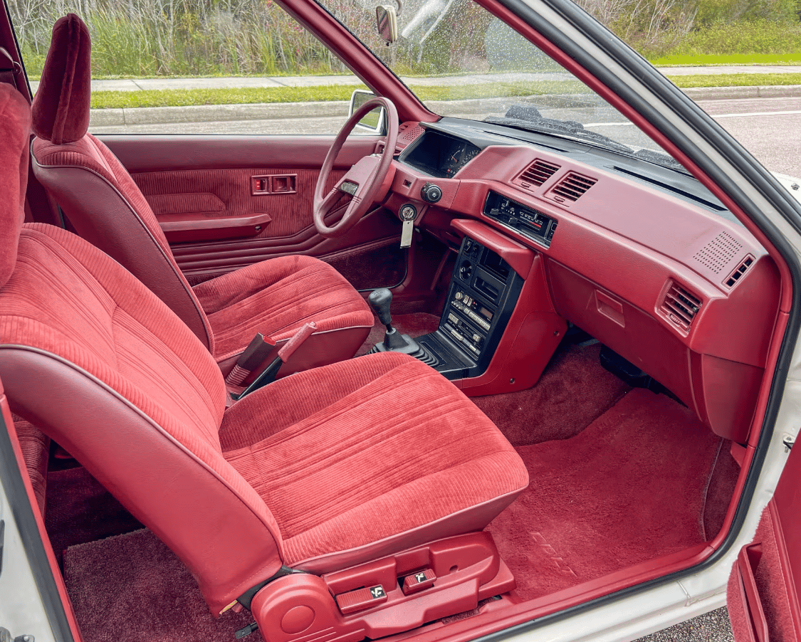 My 1986 Dodge Colt: Angular Mid-'80s Moparbishi With 4 Doors For A Young Family 5 Captura de pantalla 2025 11 26 07.42.05