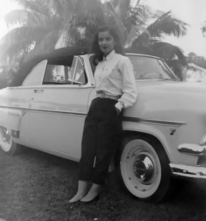 A Gallery Of Readers' Vintage Photos From The 1960s, 1970s, And 1980s 13 Captura de pantalla 2025 11 26 16.38.07