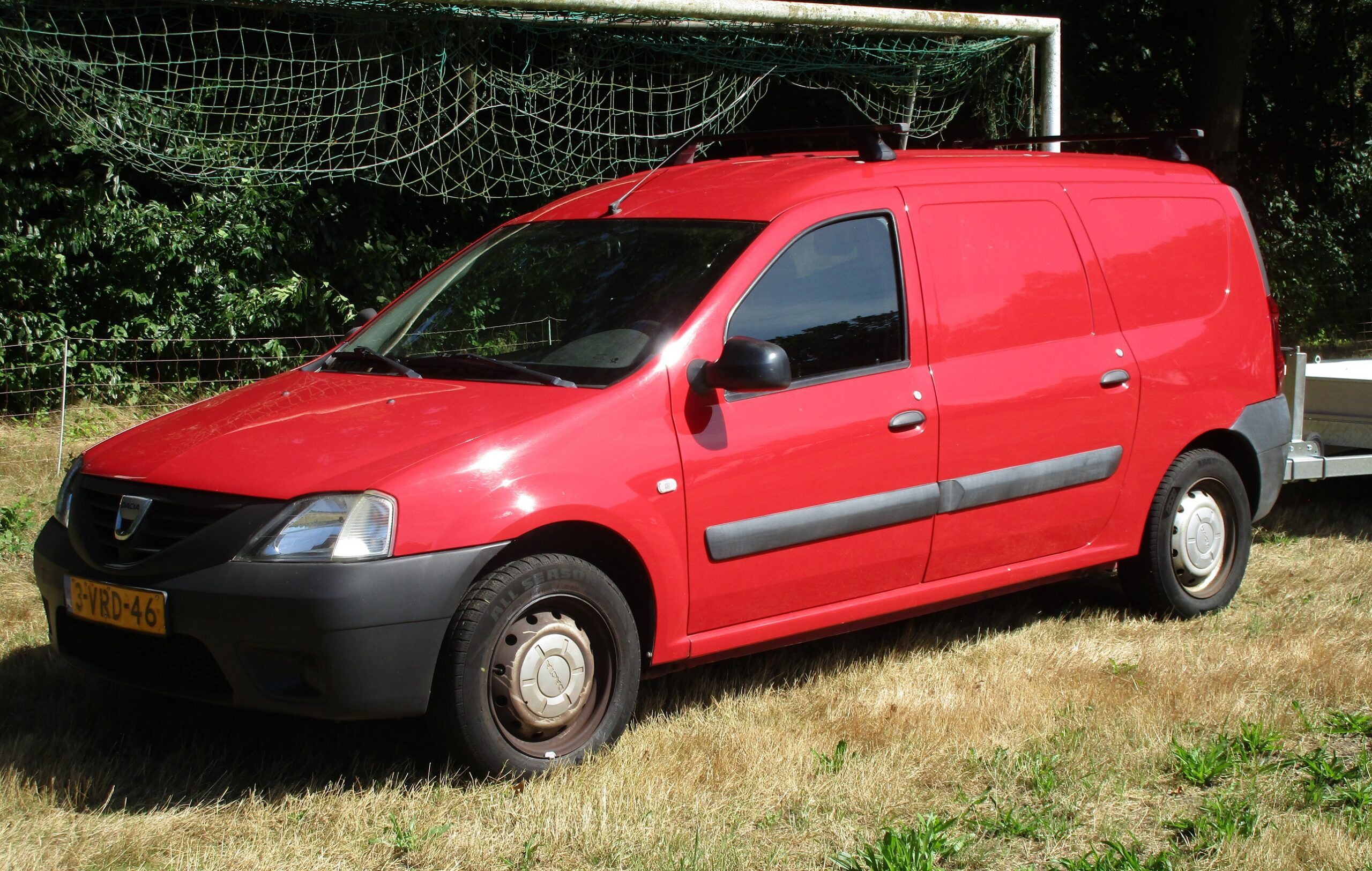 2011 Dacia Logan 1.6 Panel Van – KISS Principle 2 2011 Dacia Logan panel van with a 2025 Anssems trailer at the 2025 Renaultoloog Meeting & Market - 2